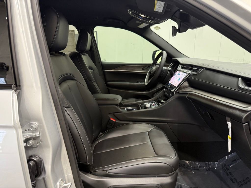 New 2025 Jeep Grand Cherokee Limited image 19