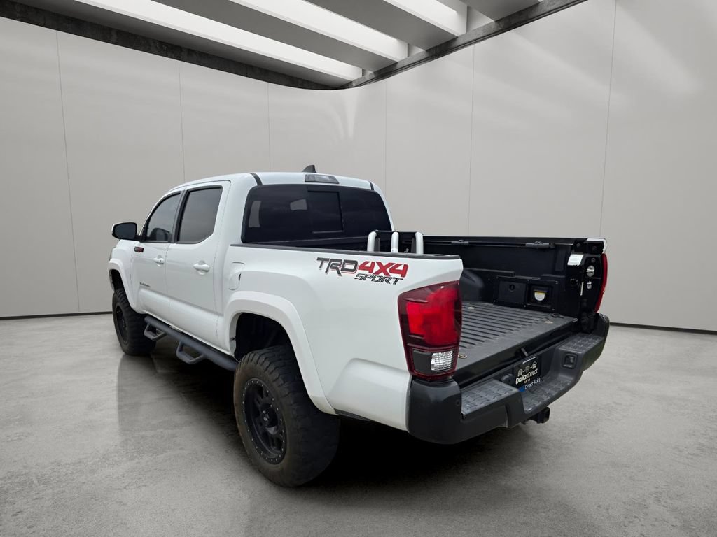 Used 2020 Toyota Tacoma TRD Sport w/ Technology Package AWD/4WD image 3