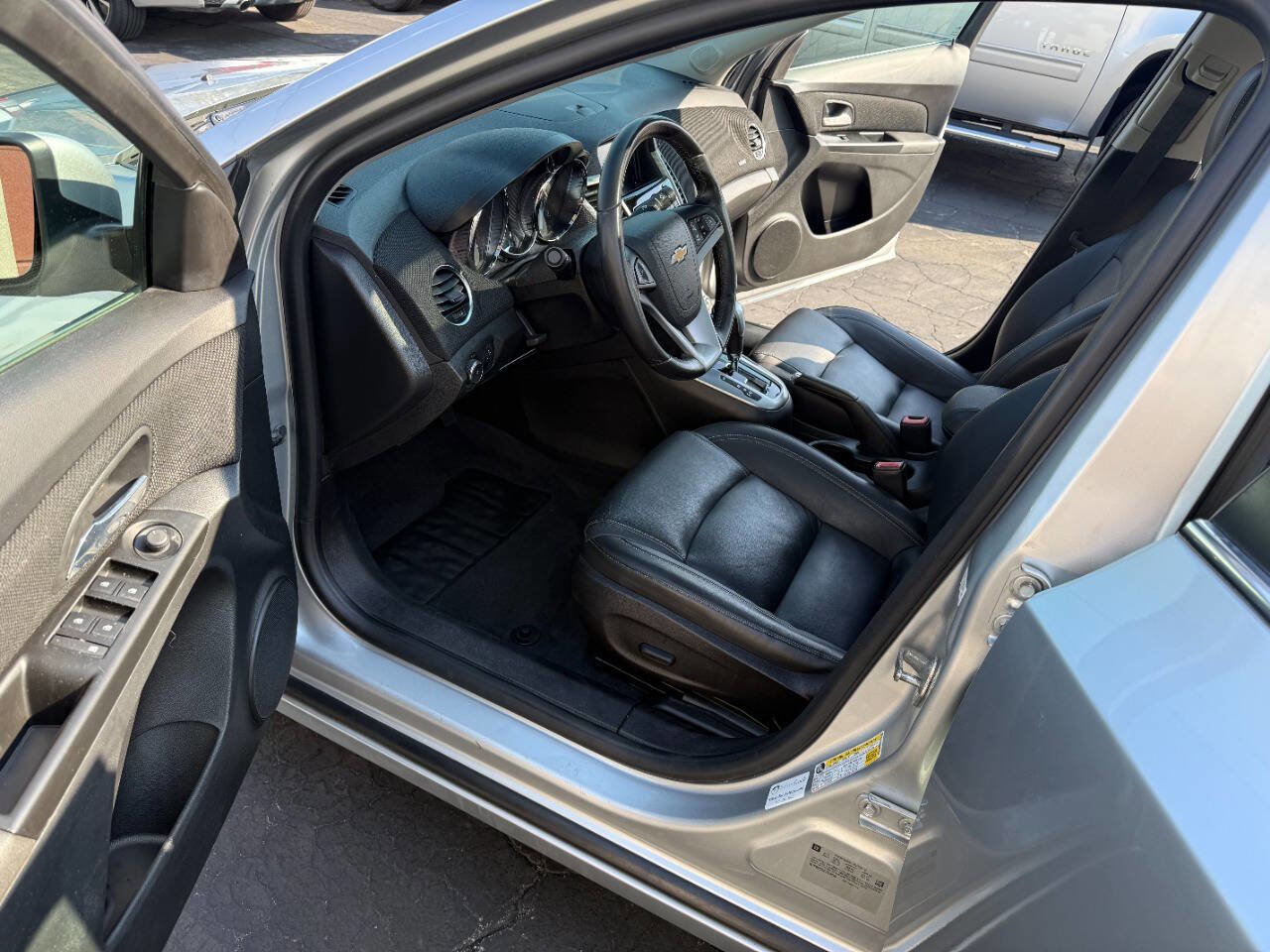 Used 2014 Chevrolet Cruze LTZ w/ Enhanced Safety Package FWD image 11