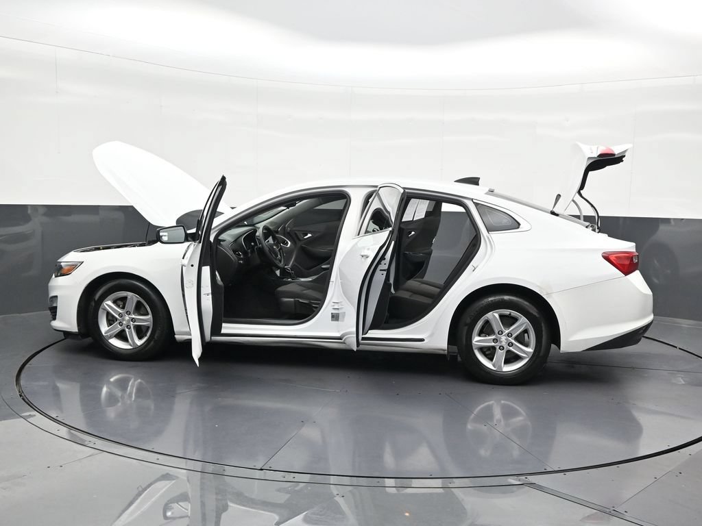Used 2022 Chevrolet Malibu LS FWD image 33