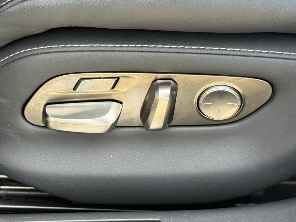 Used 2019 Lexus LS 500 w/ Luxury Package RWD image 20