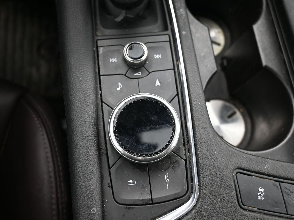 Used 2024 Cadillac XT6 Premium Luxury w/ Technology Package image 21