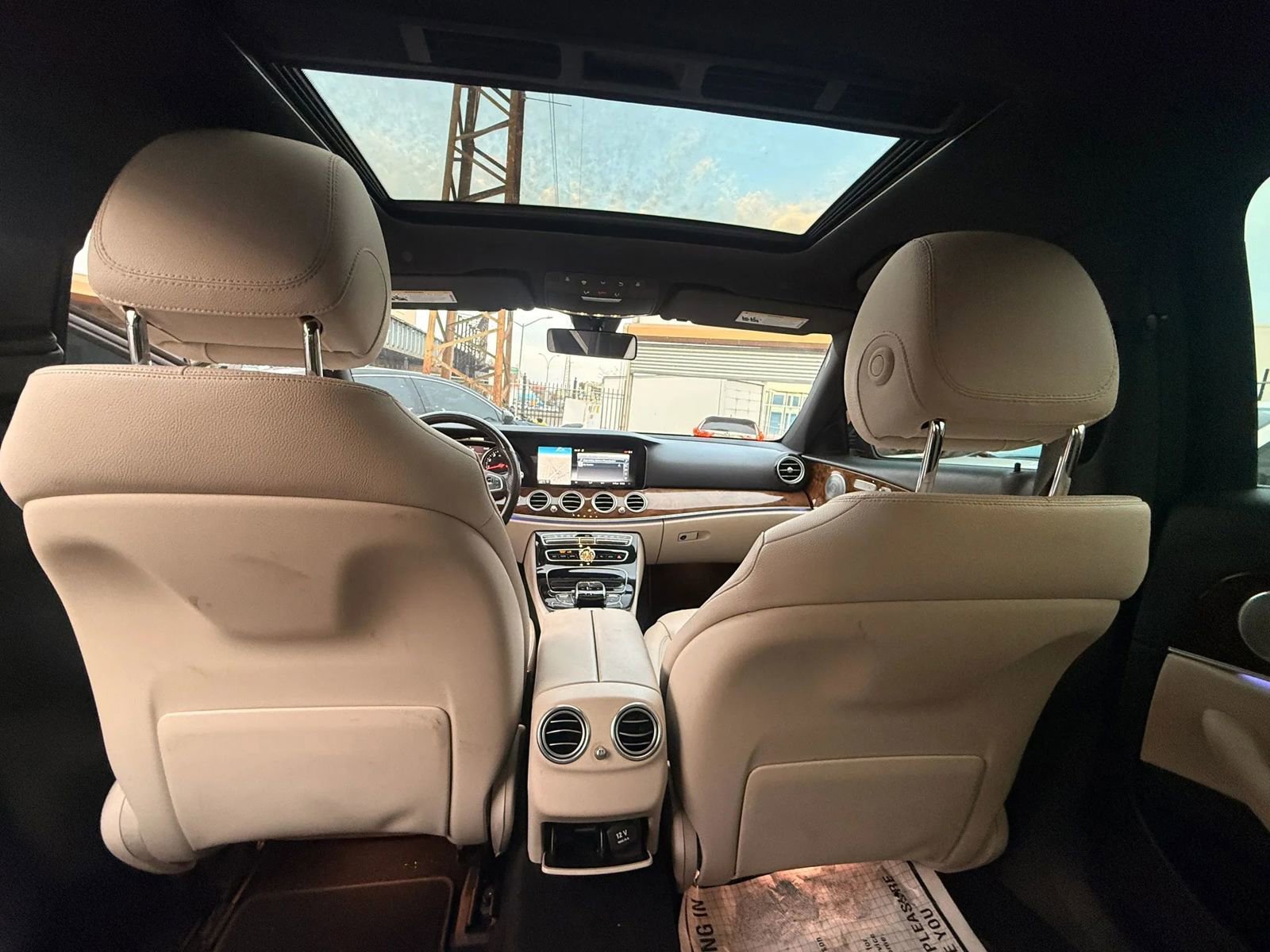 Used 2017 Mercedes-Benz E 300 4MATIC image 32