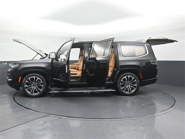 Used 2023 Jeep Grand Wagoneer Series III image 59