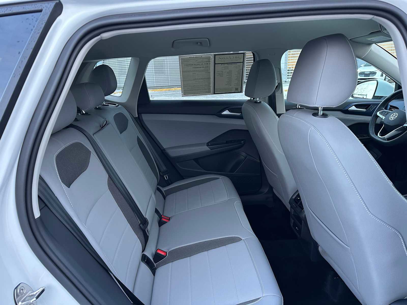 Used 2024 Volkswagen Taos SE image 12