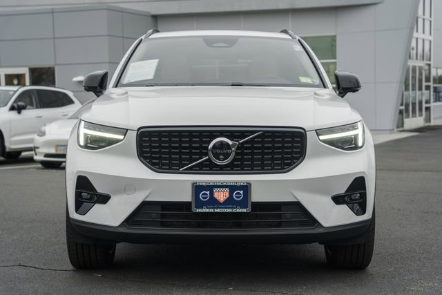Certified 2024 Volvo XC40 B5 Ultimate w/ Protection Package Premier image 2
