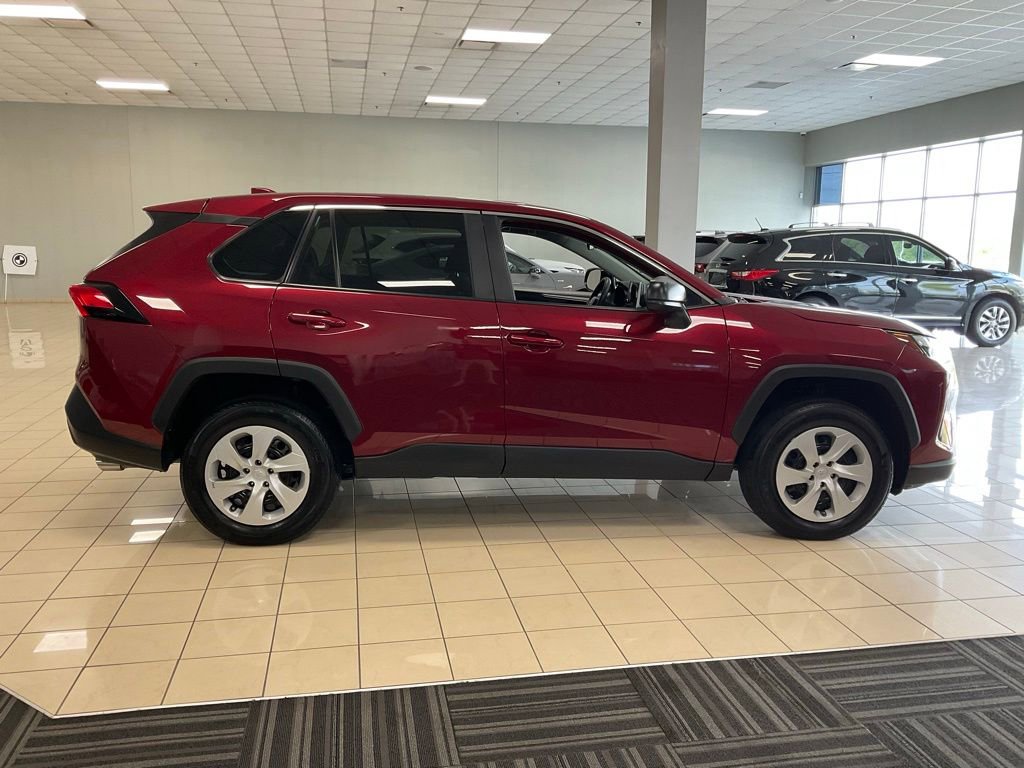 Used 2025 Toyota RAV4 LE AWD/4WD image 7