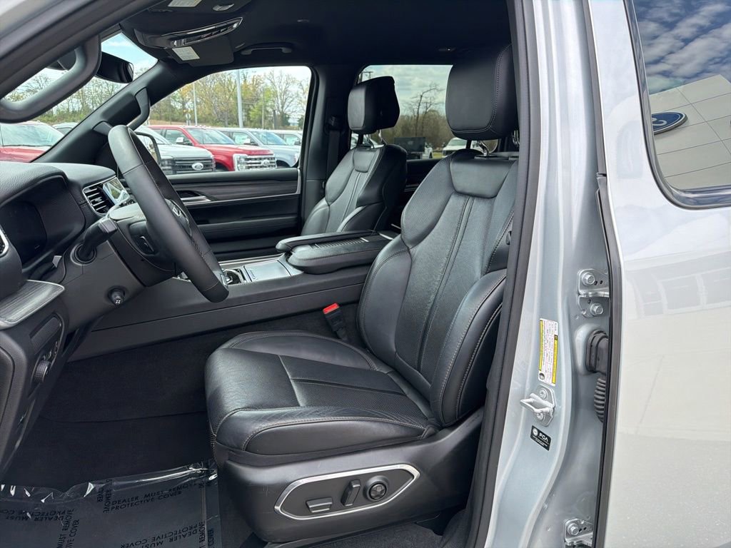 Used 2024 Jeep Wagoneer Series II AWD/4WD image 10