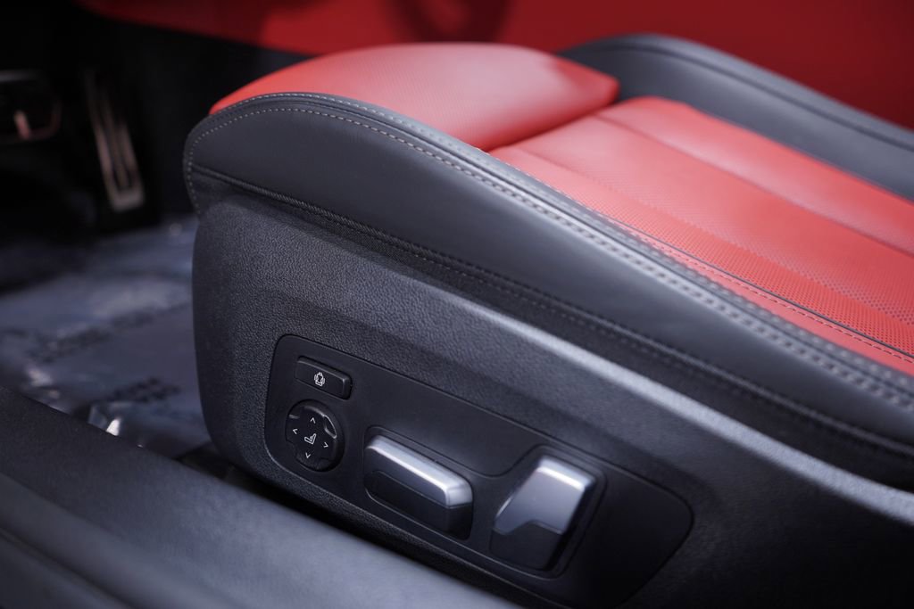 Used 2026 BMW M850i xDrive M850i xDrive w/ M Sport Professional Package image 21