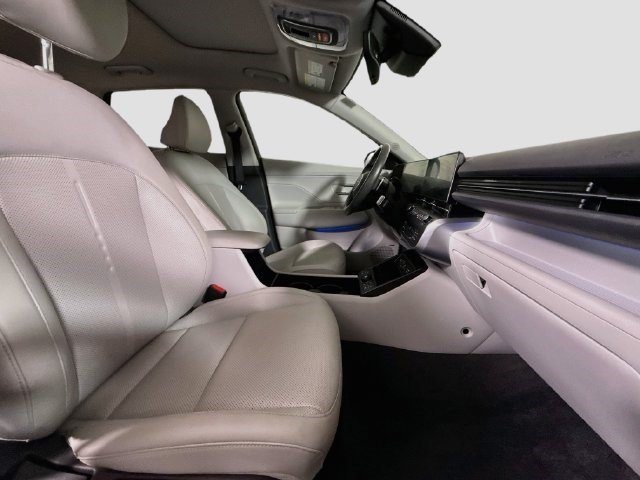 Used 2024 Hyundai Kona Limited FWD image 28