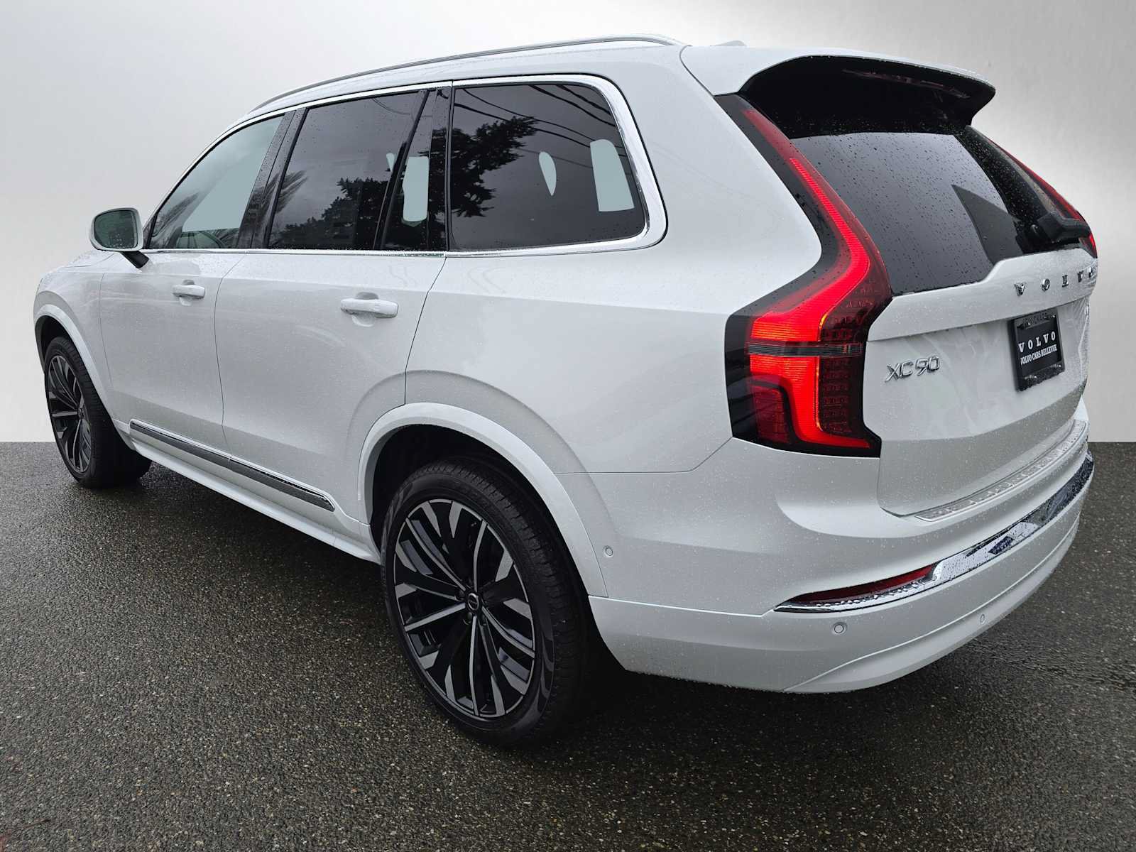 New 2026 Volvo XC90 B6 Plus w/ Protection Package Premier AWD/4WD image 5