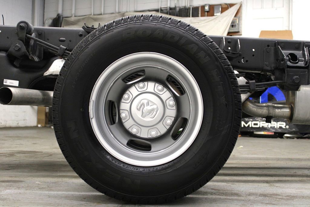 New 2024 RAM 3500 Tradesman image 27