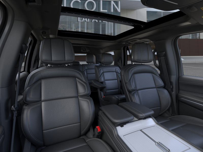 New 2026 Lincoln Navigator Reserve w/ Jet Appearance Package image 10