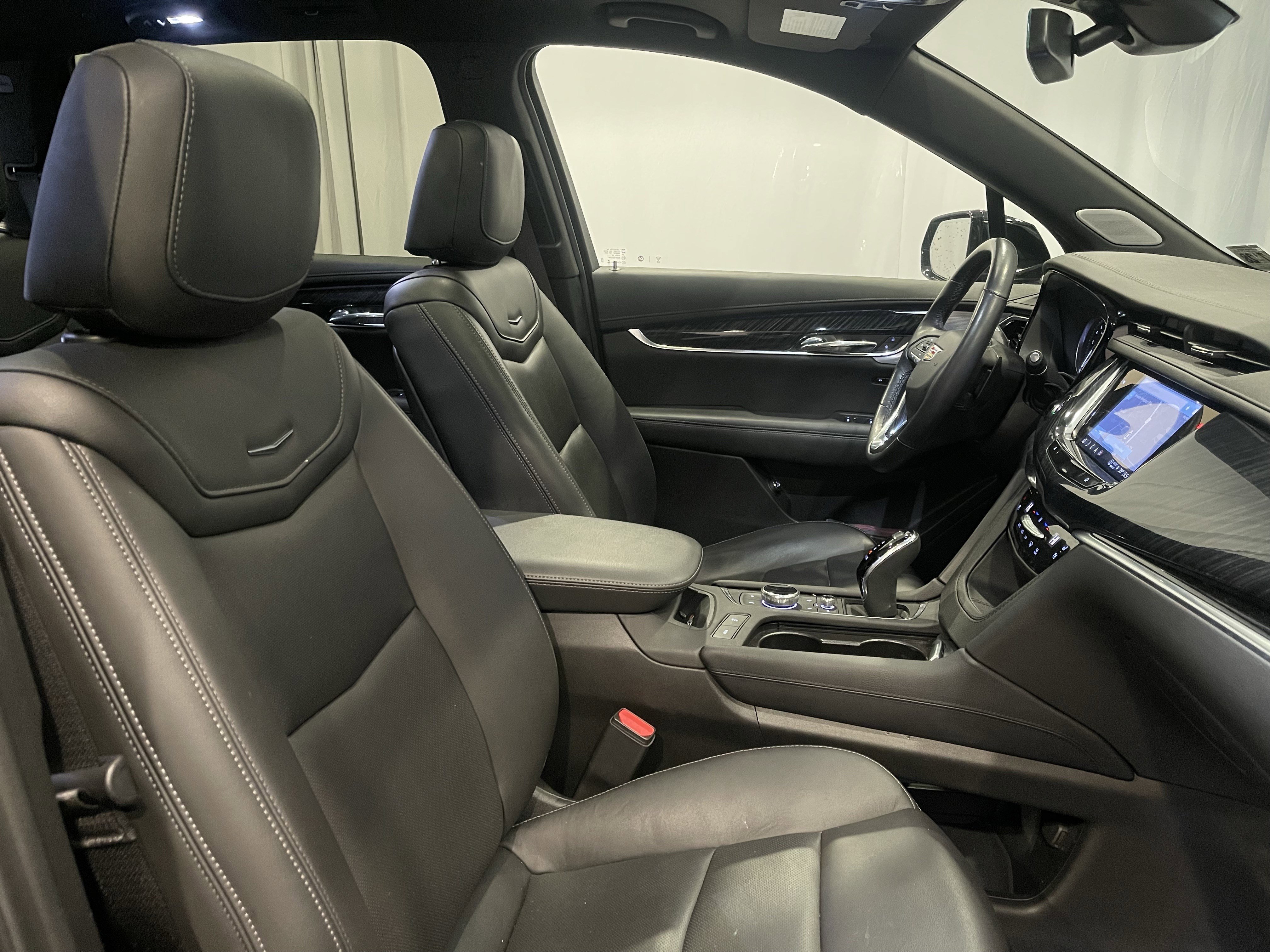 Used 2023 Cadillac XT6 Premium Luxury image 15
