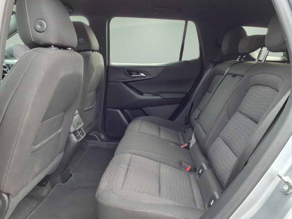 Used 2025 Chevrolet Equinox LT w/ Safety and Technology Package FWD image 9