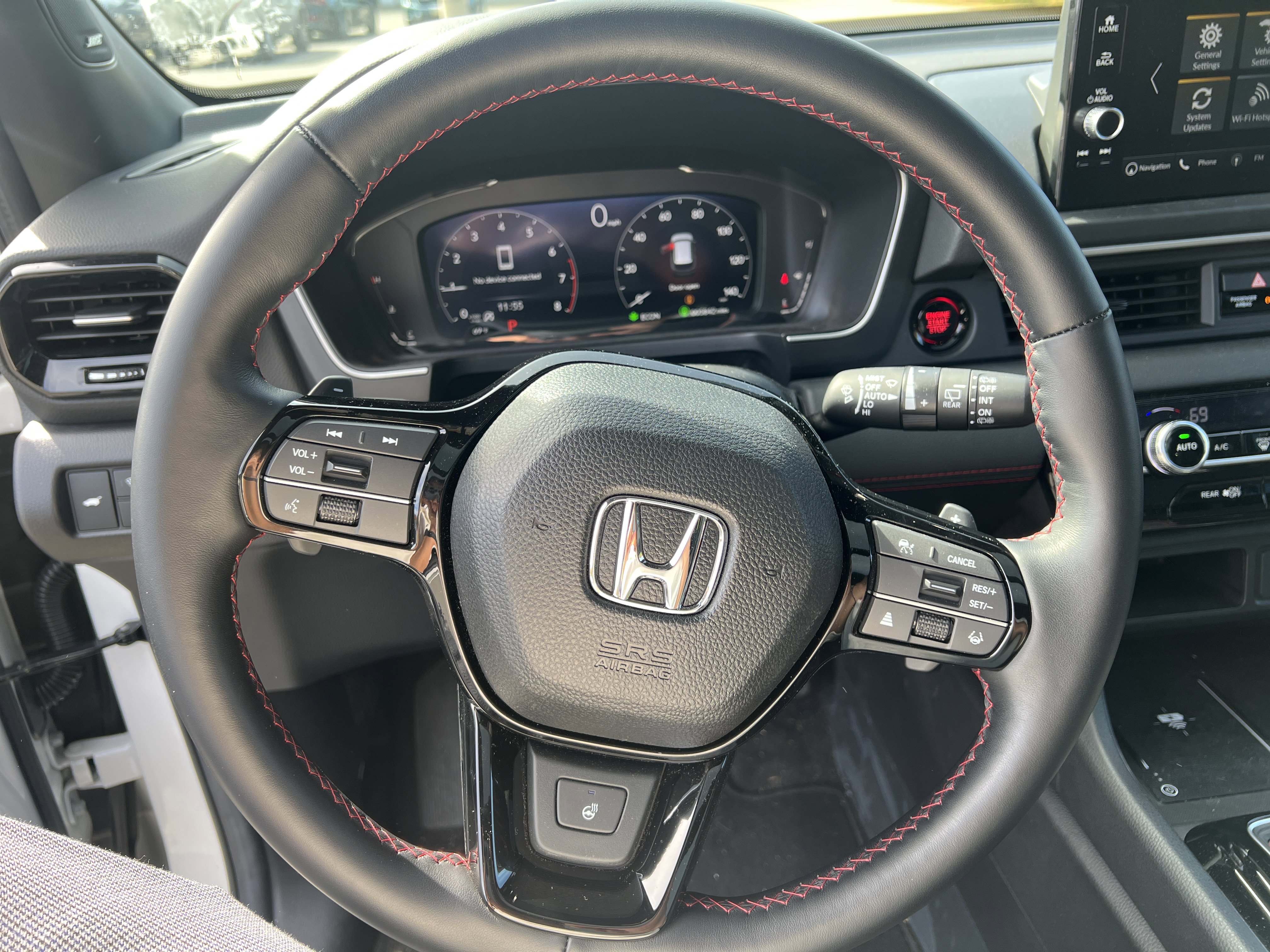 Used 2025 Honda Pilot Black Edition image 22