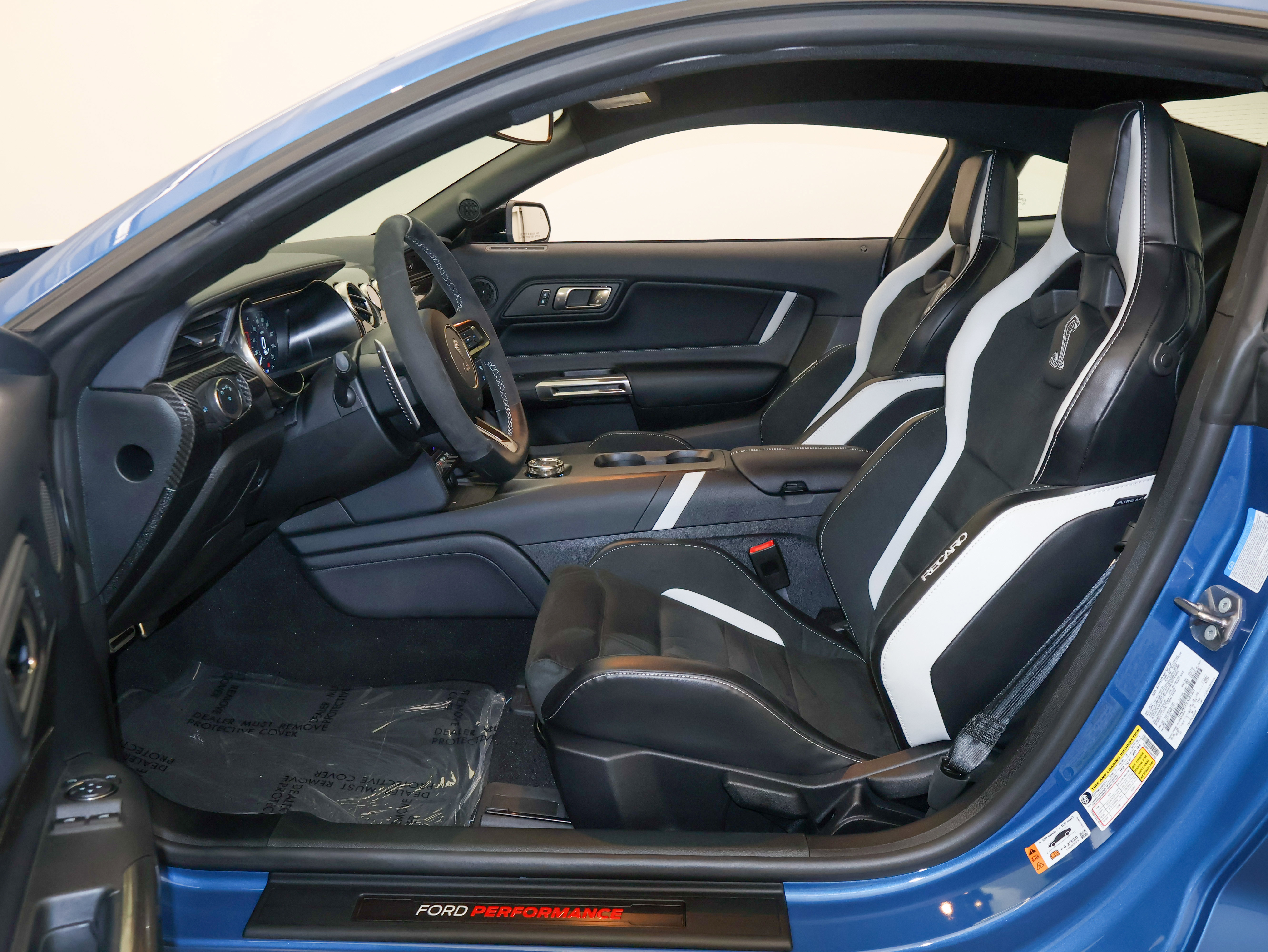 Used 2020 Ford Mustang Shelby GT500 w/ Carbon Fiber Track Pack RWD image 16