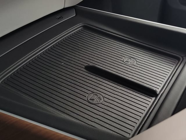 New 2027 Cadillac Vistiq Sport AWD/4WD image 29