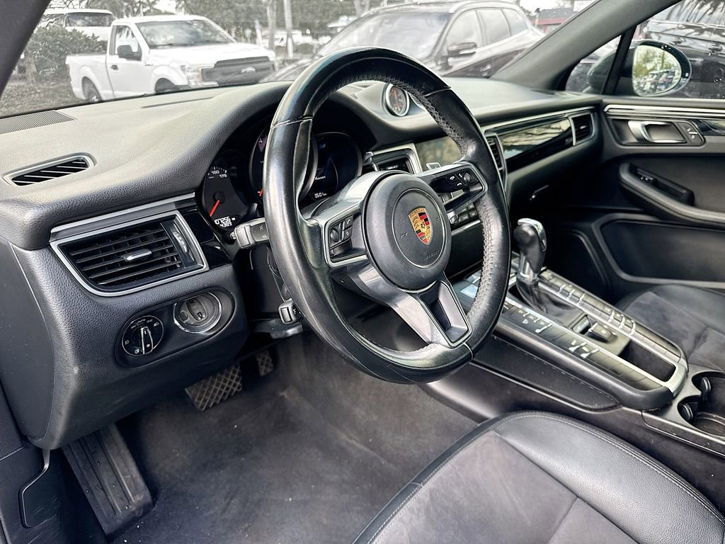 Used 2018 Porsche Macan AWD/4WD image 10