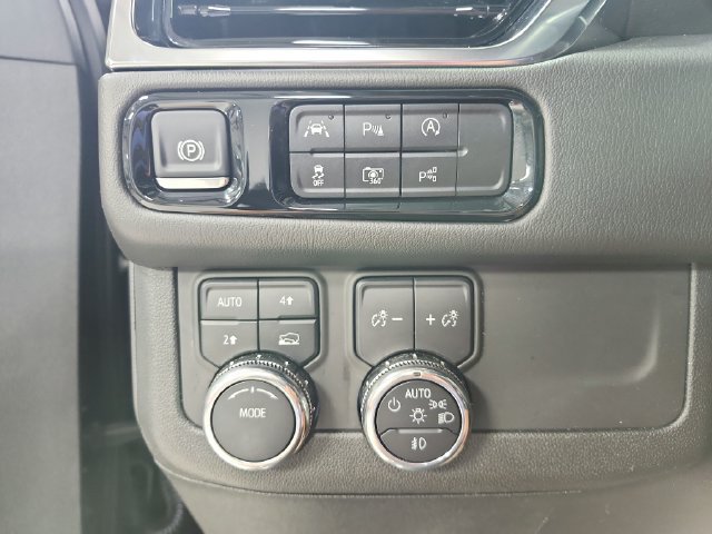 Used 2025 GMC Yukon Denali AWD/4WD image 25