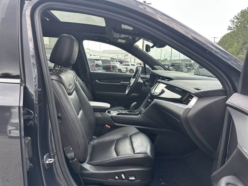 Certified 2023 Cadillac XT6 Premium Luxury w/ Technology Package FWD image 28