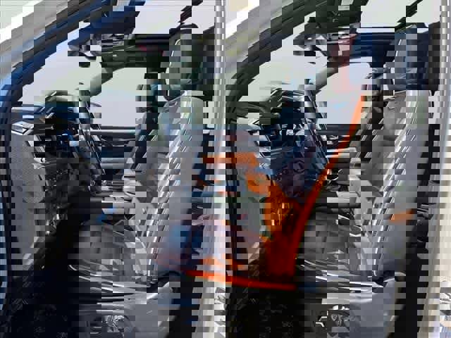 Used 2023 GMC Yukon XL Denali Ultimate AWD/4WD image 12