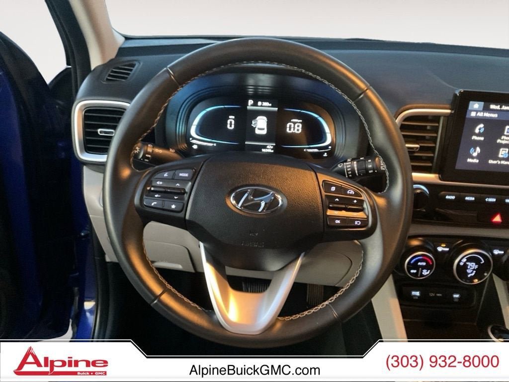 Used 2025 Hyundai Venue SEL image 14