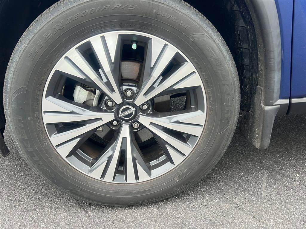 Used 2023 Nissan Rogue SV w/ SV Premium B Package FWD image 11