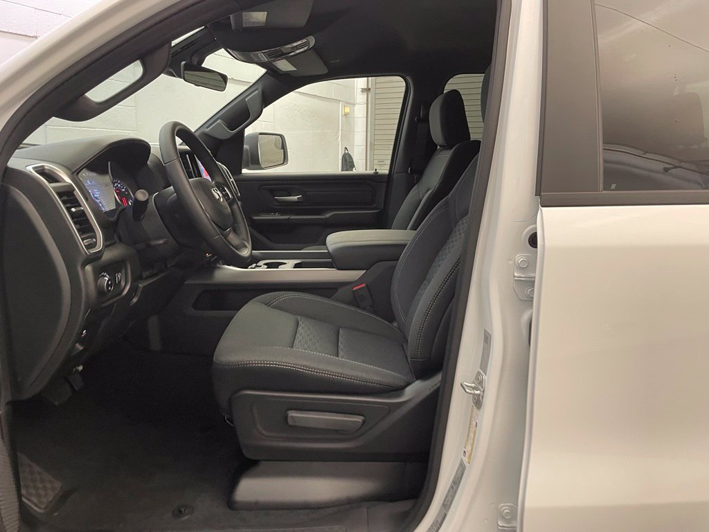 New 2026 RAM 1500 Express AWD/4WD image 17