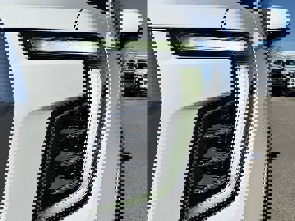 New 2026 GMC Yukon XL Denali w/ LPO, Floor Liner Package image 10