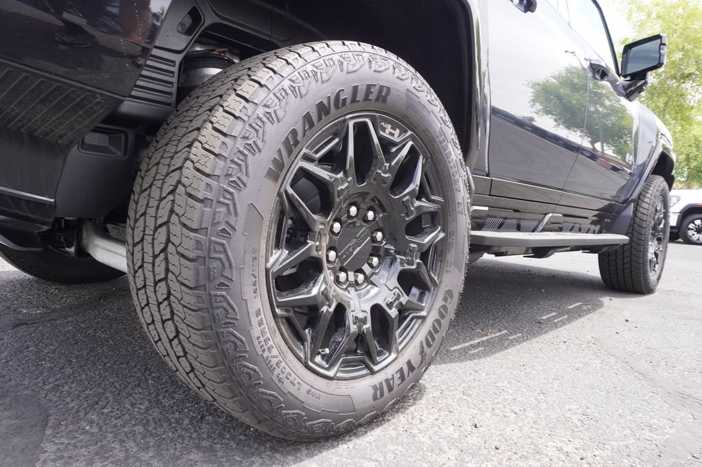 New 2025 GMC Hummer EV 2X AWD/4WD image 8