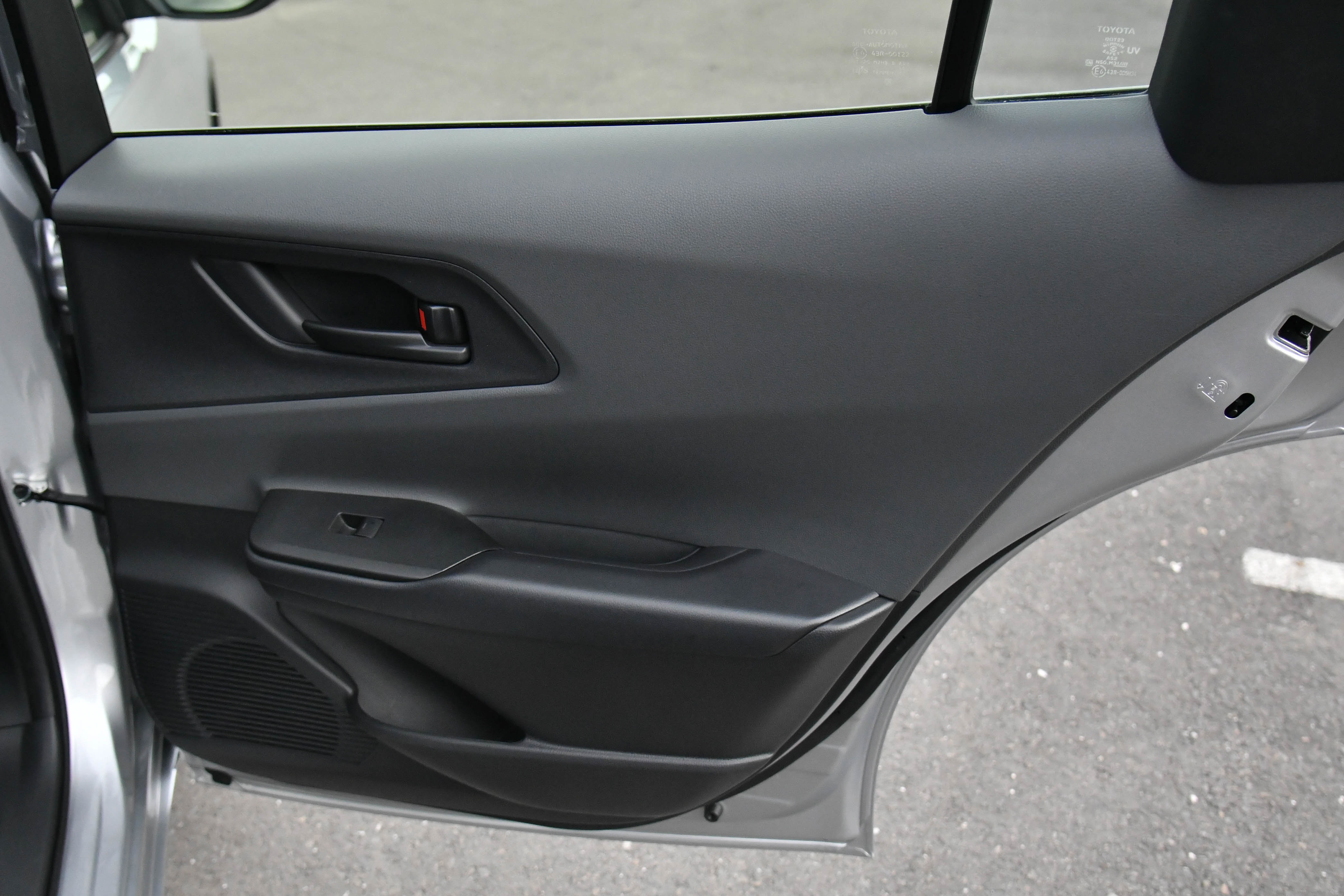 Used 2024 Toyota Prius LE image 38