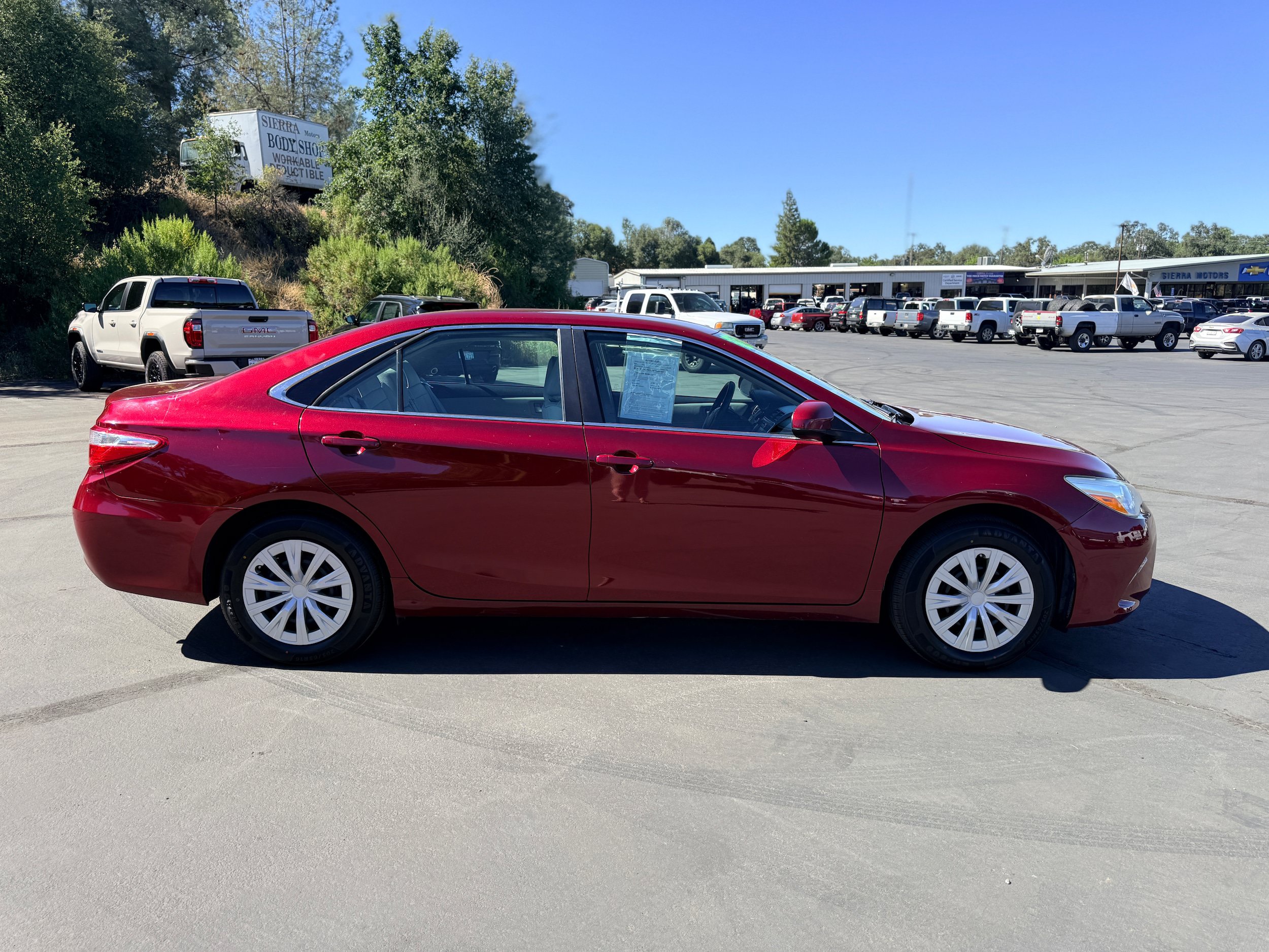 Used 2016 Toyota Camry LE FWD image 5