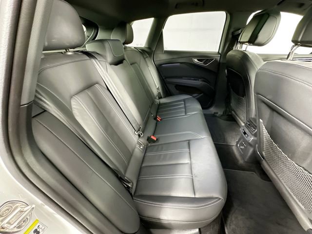 Used 2025 Audi Q4 e-tron Premium w/ Convenience Package image 28