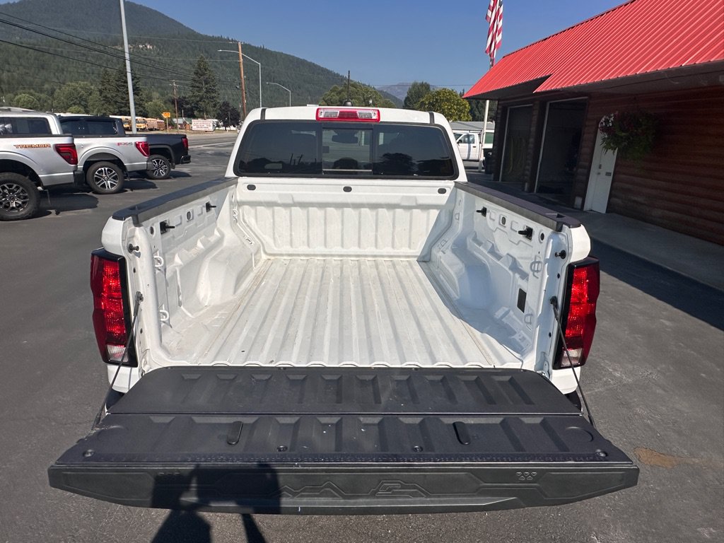 Used 2023 Chevrolet Colorado LT w/ LT Convenience Package II AWD/4WD image 7
