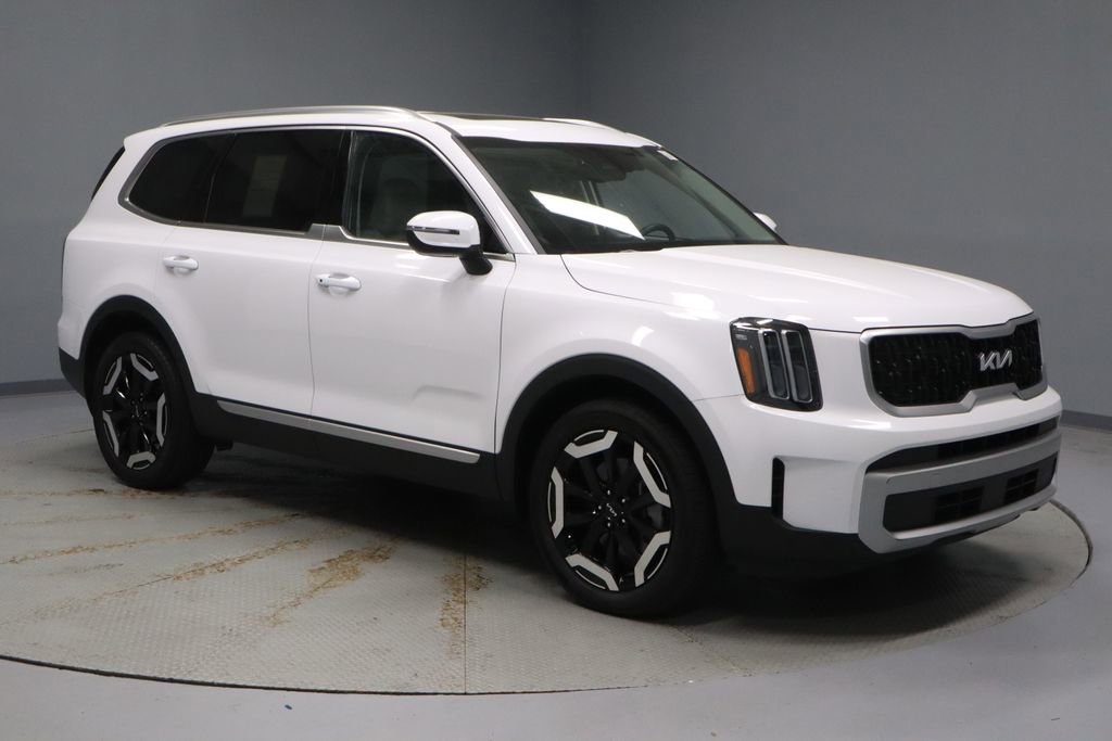 Used 2024 Kia Telluride EX w/ EX Captain's Chair Package