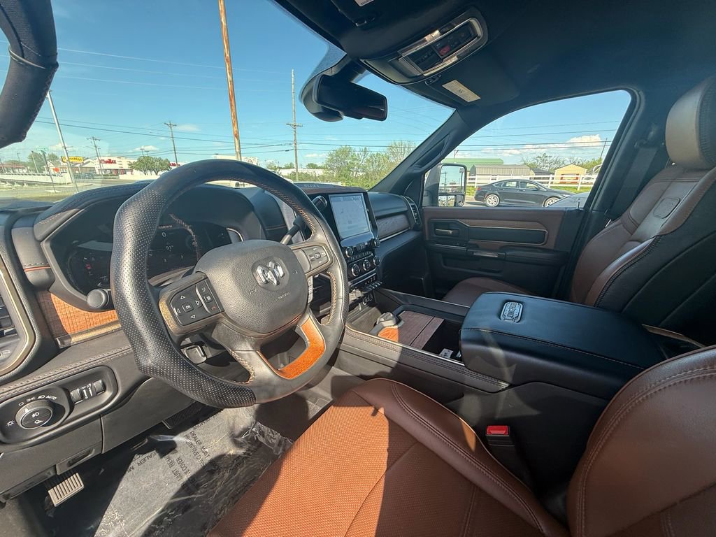 Used 2023 RAM 3500 Limited image 14