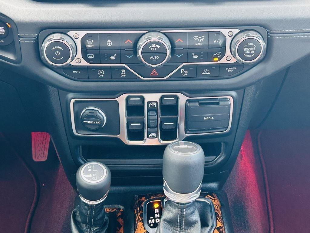 New 2025 Jeep Gladiator Sport w/ Premium Package image 24