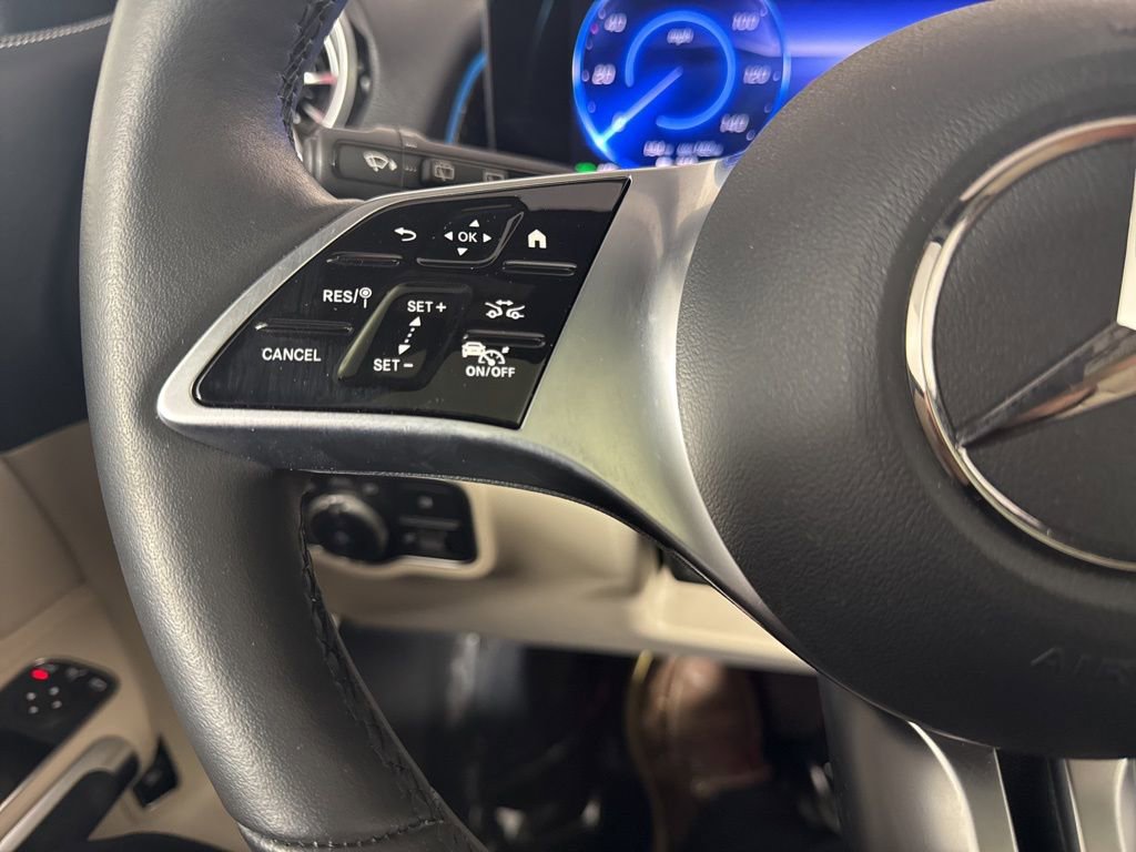 Used 2025 Mercedes-Benz EQB 300 4MATIC w/ Driver Assistance Package image 32