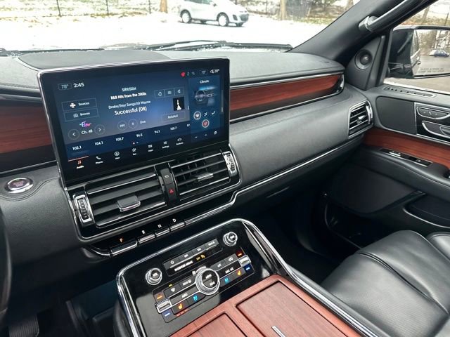 Used 2024 Lincoln Navigator L 4WD image 34