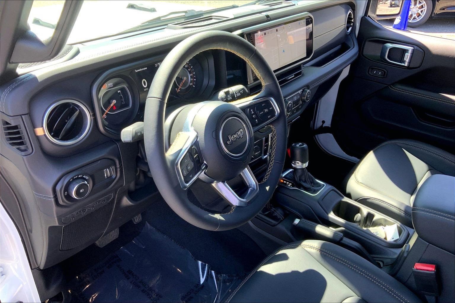 Certified 2025 Jeep Wrangler Sahara w/ Safety Group AWD/4WD image 16