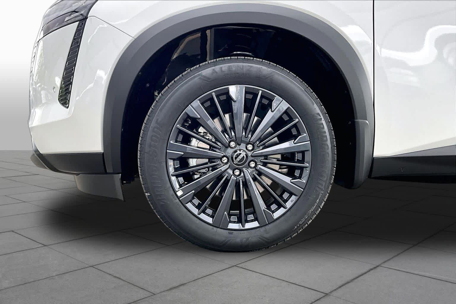 New 2026 Nissan Pathfinder SL FWD image 9