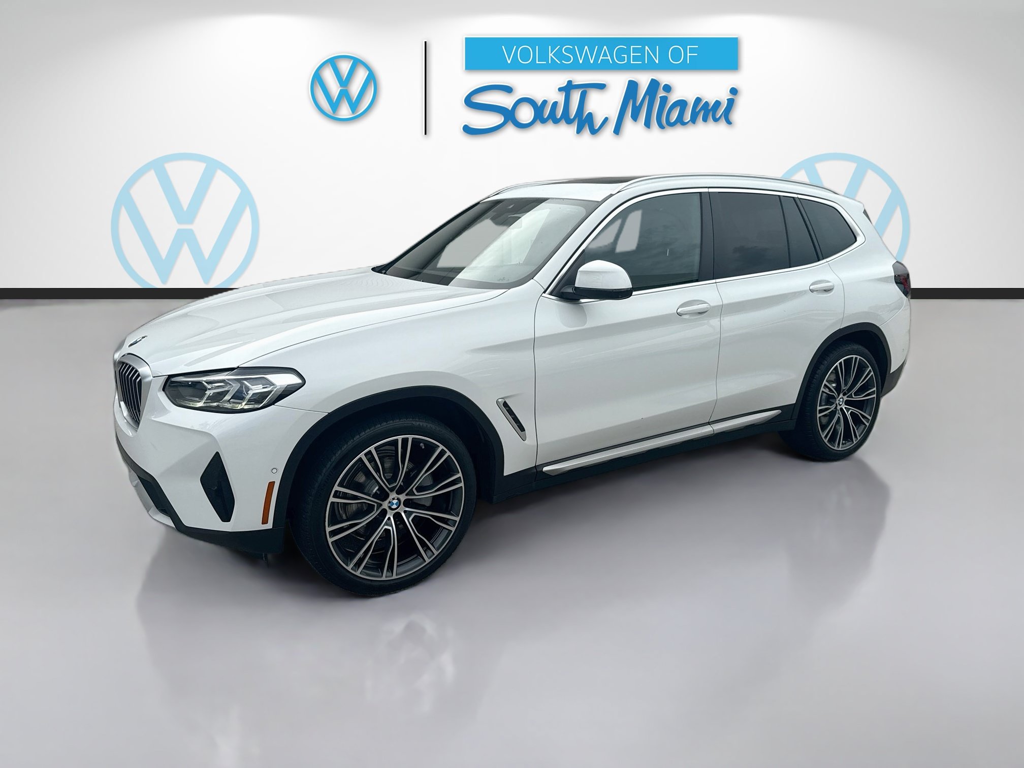 Used 2024 BMW X3 sDrive30i w/ Convenience Package RWD image 3