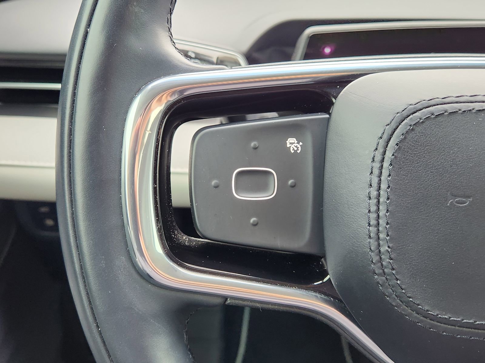 Used 2024 Lincoln Nautilus Premier image 31