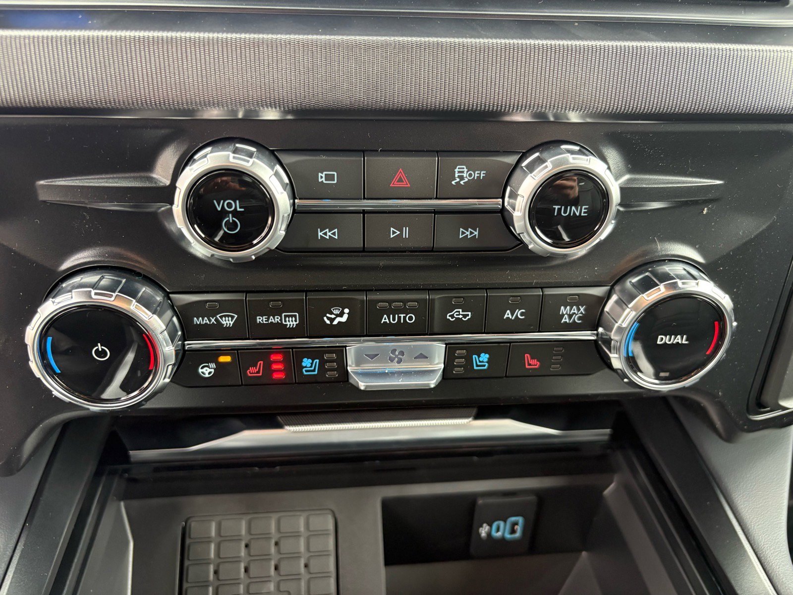 New 2026 Ford F250 Platinum image 46