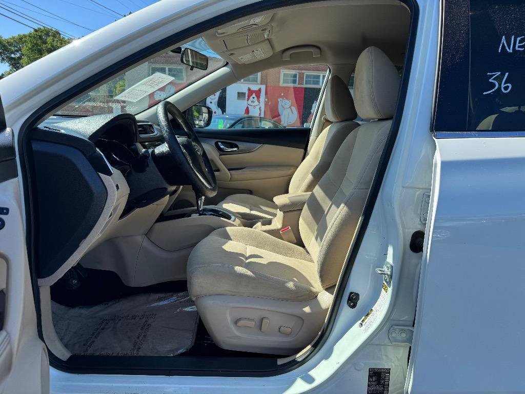 Used 2016 Nissan Rogue SV FWD image 8