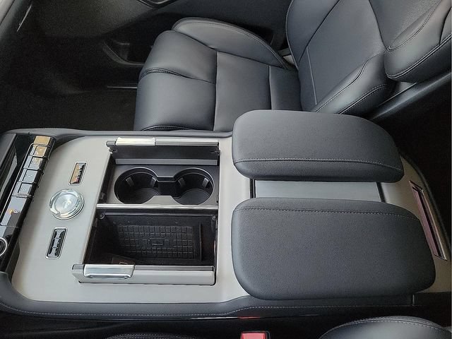 Used 2026 Lincoln Navigator Reserve AWD/4WD image 29
