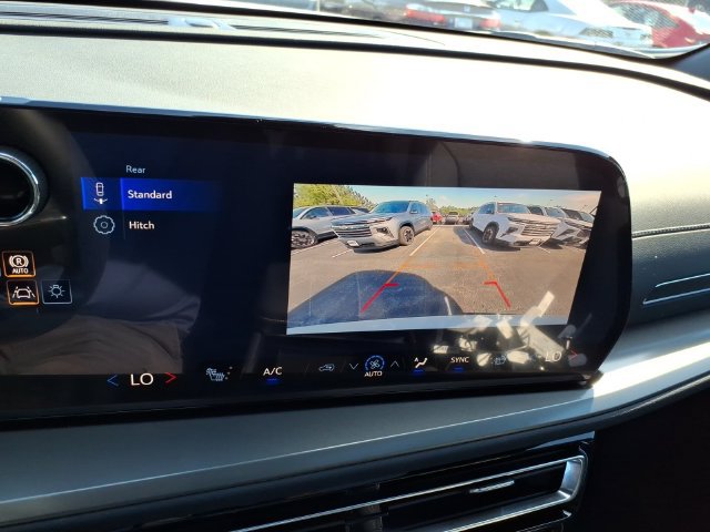 New 2027 Chevrolet Traverse LT w/ Sun and Wheel Package FWD image 15