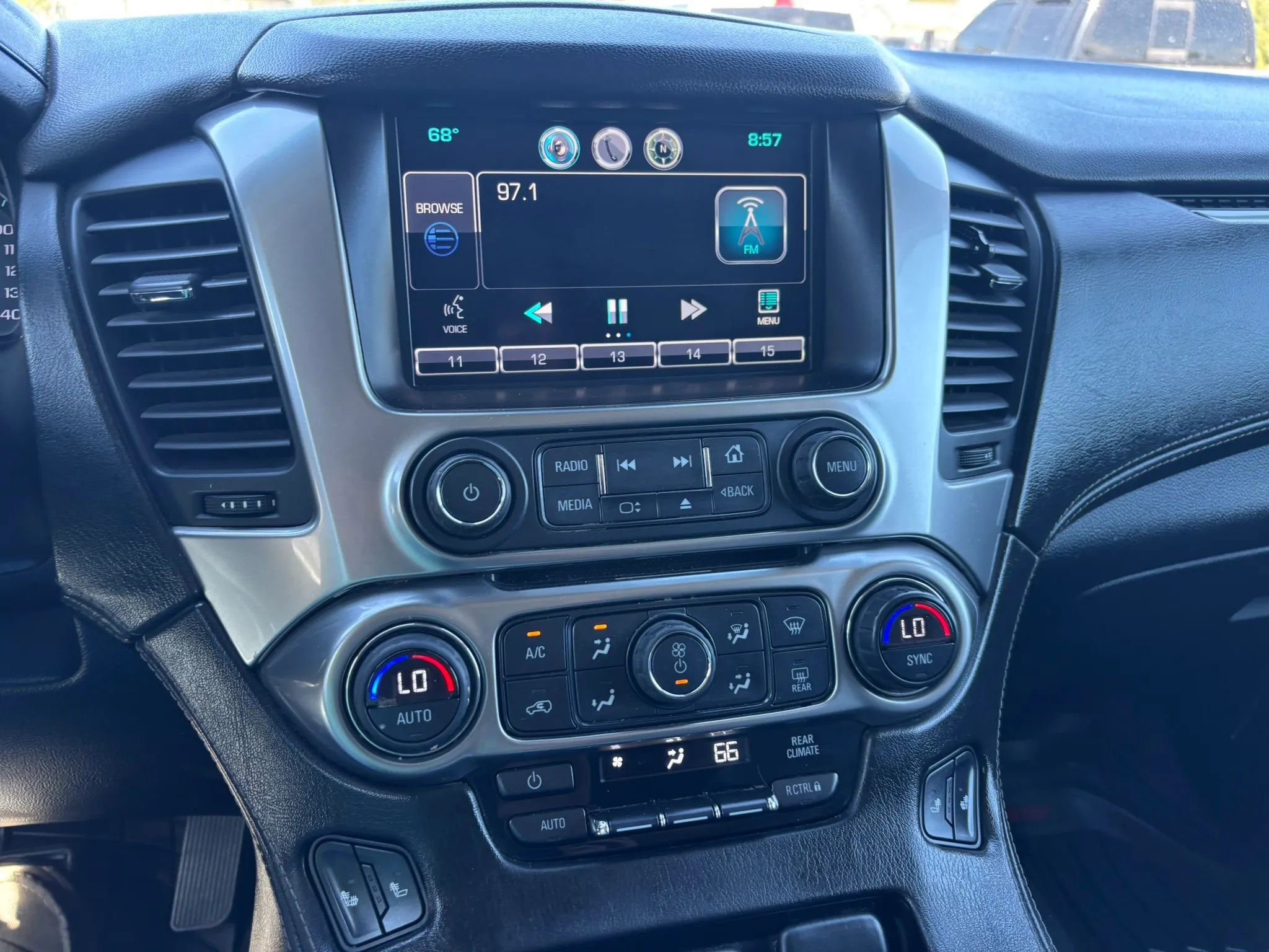 Used 2015 Chevrolet Tahoe LT RWD image 8