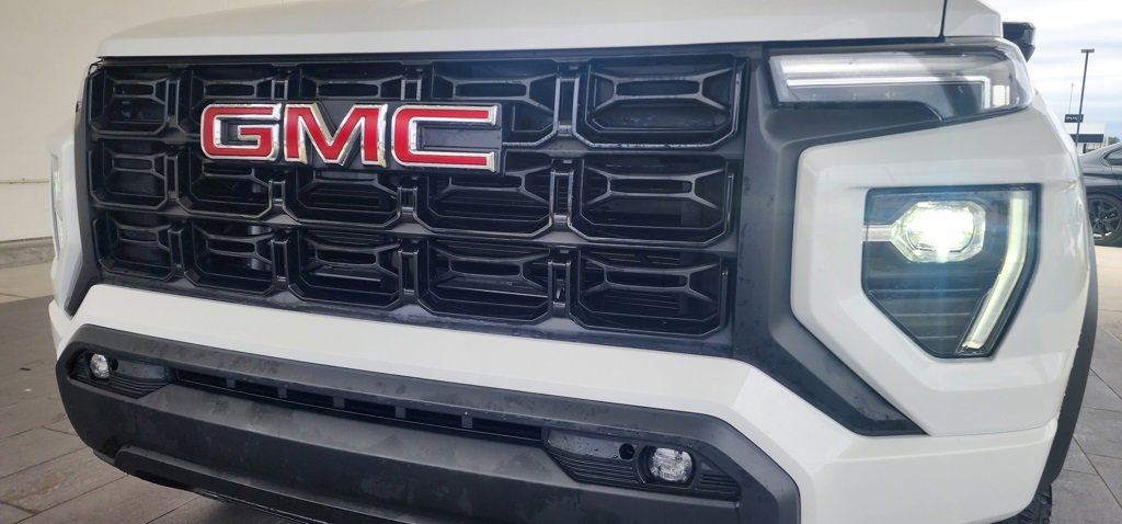 Used 2024 GMC Canyon Elevation w/ Convenience Package image 2